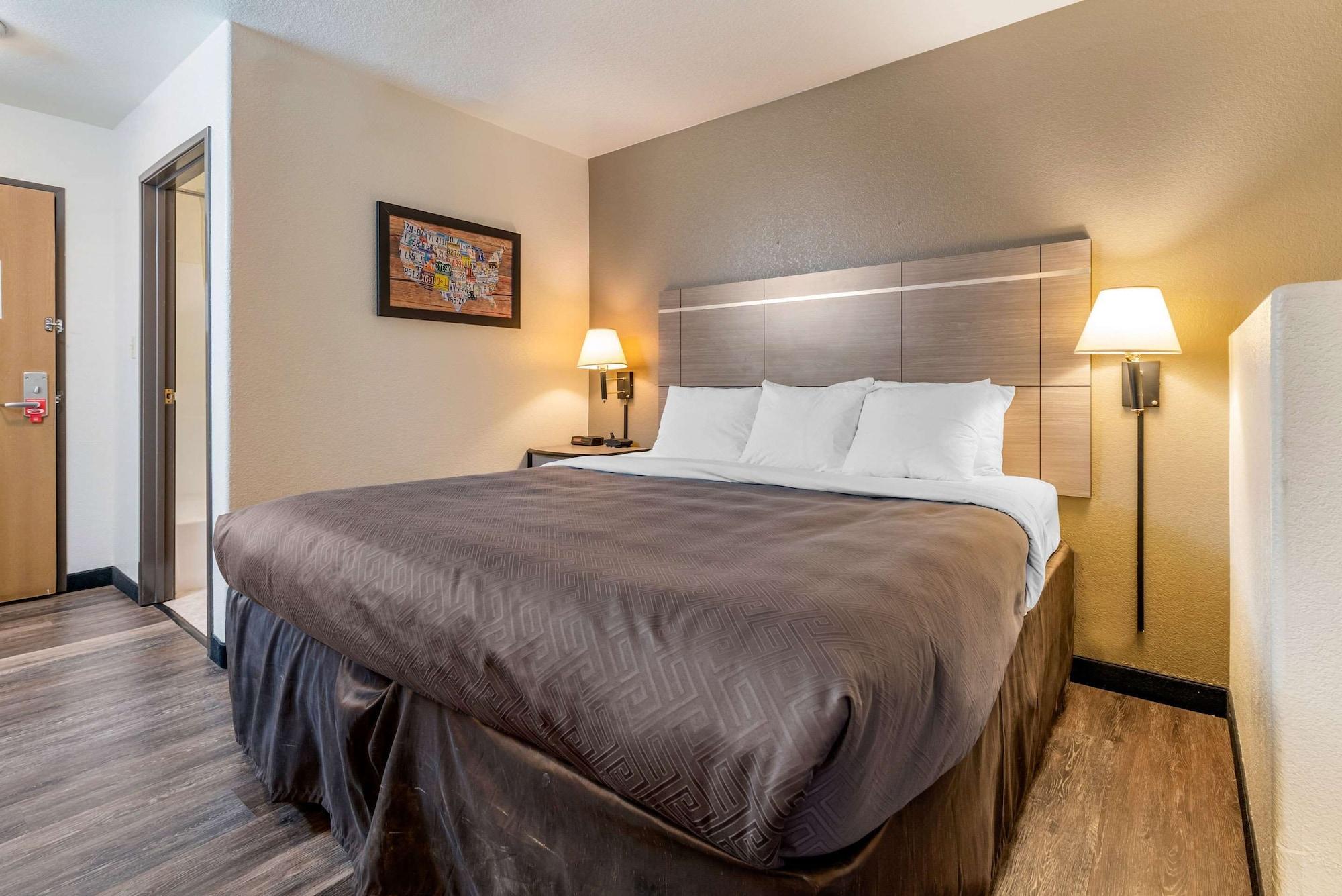 Econo Lodge Pueblo Esterno foto