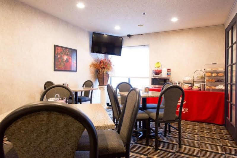 Econo Lodge Pueblo Esterno foto