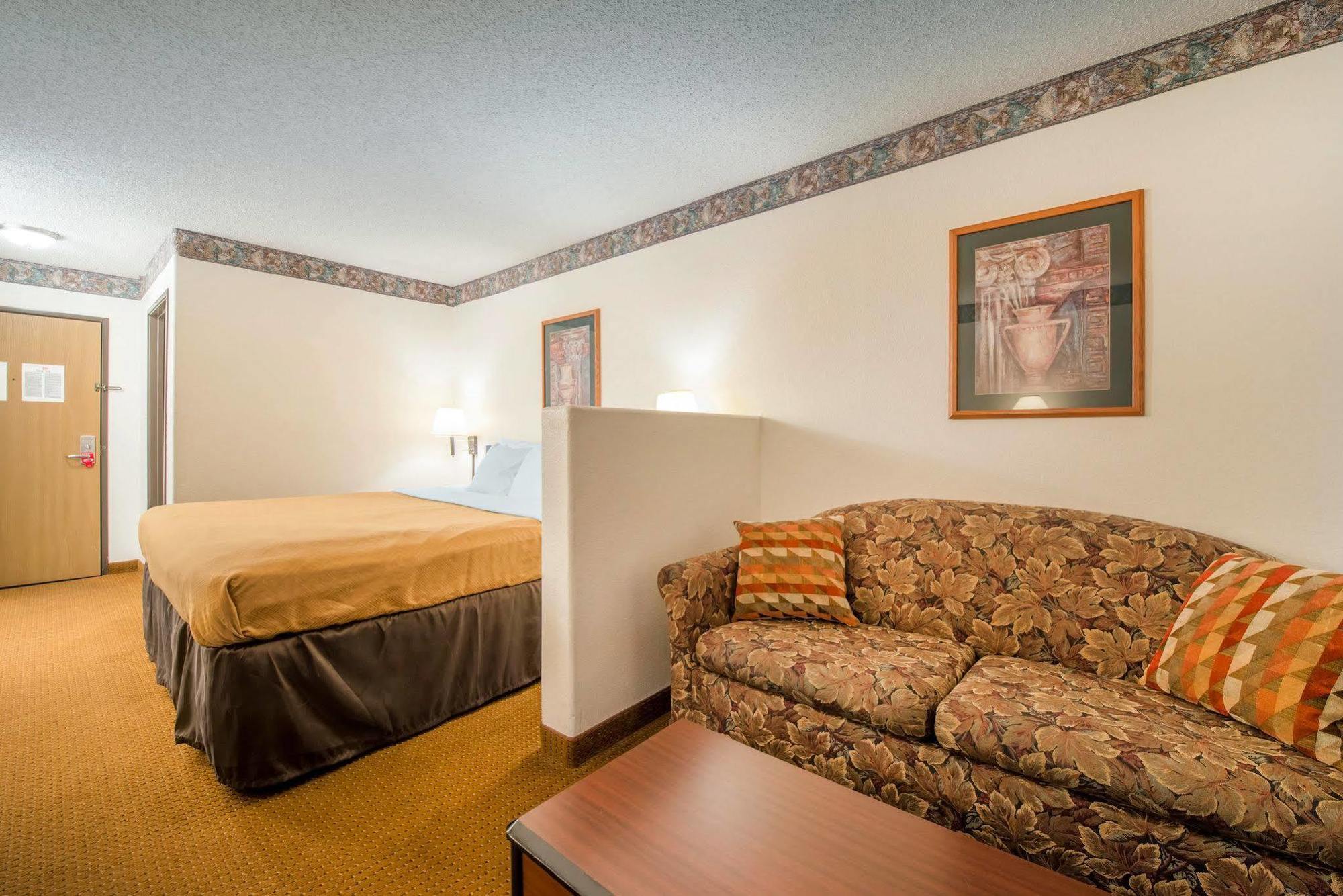 Econo Lodge Pueblo Esterno foto